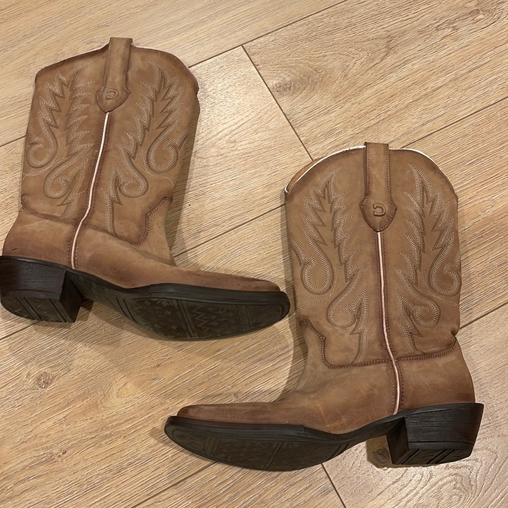 Leather cowgirl boots
